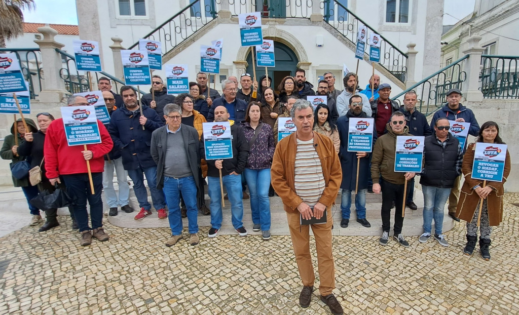 Mês de Esclarecimento e de Luta pela melhoria das condições de vida e de trabalho 